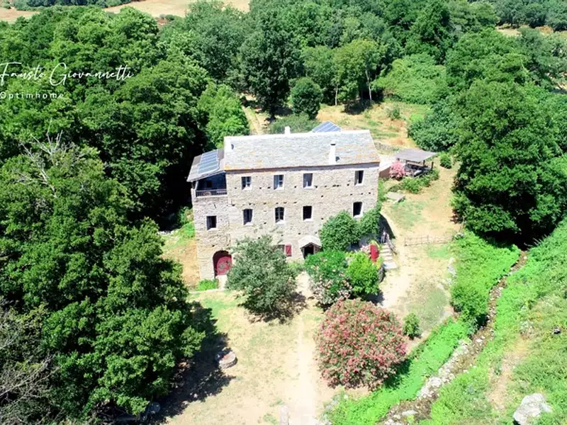 Maison, 235 m²
