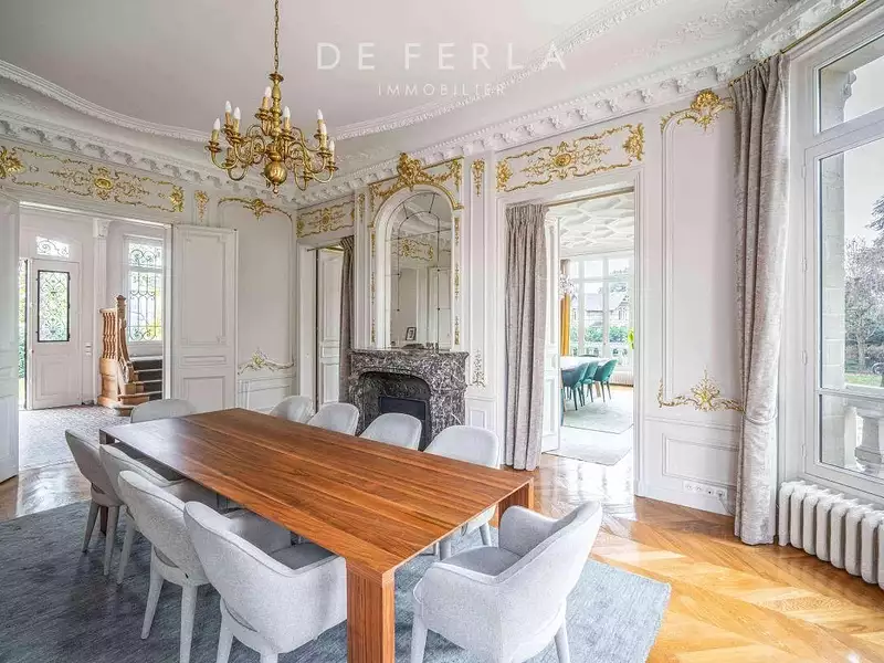 Maison, 826 m²