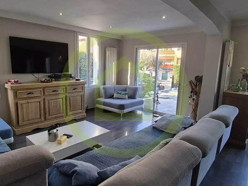 Maison, 93 m²