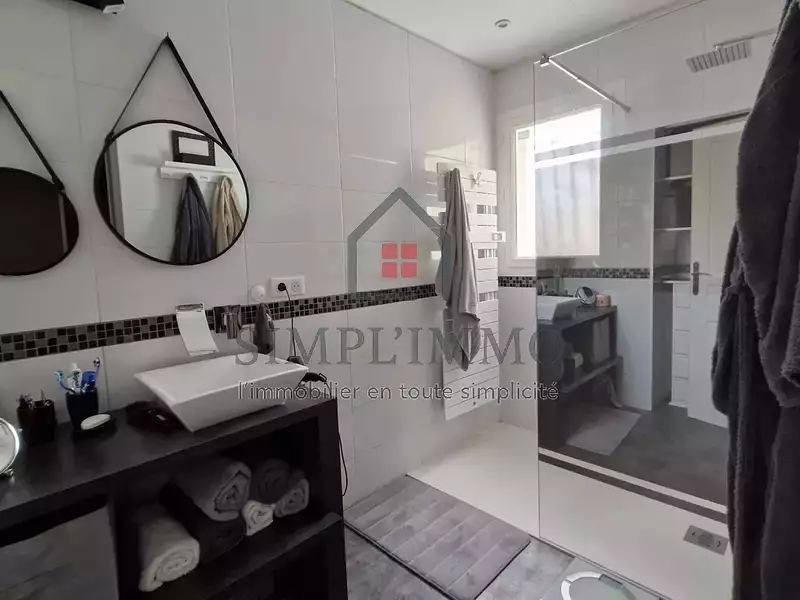 Maison, 165 m²
