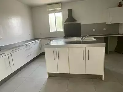Maison, 250 m²