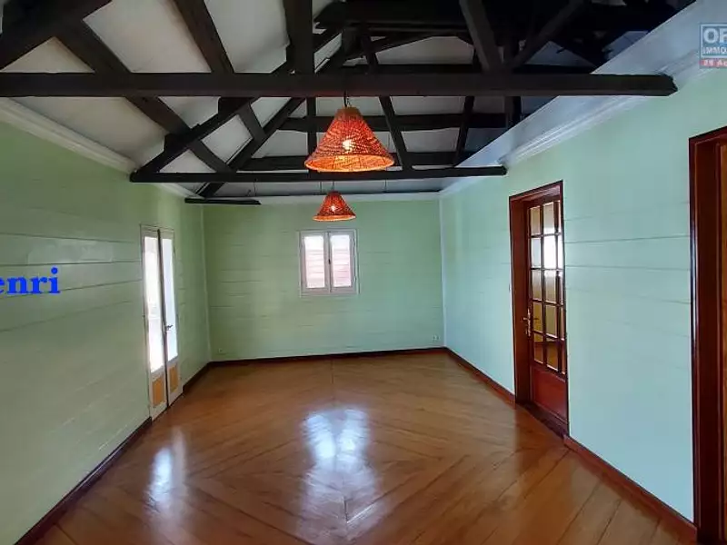 Divers, 379 m²