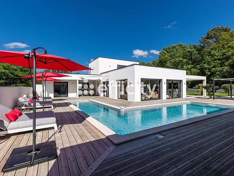 Maison, 340 m²