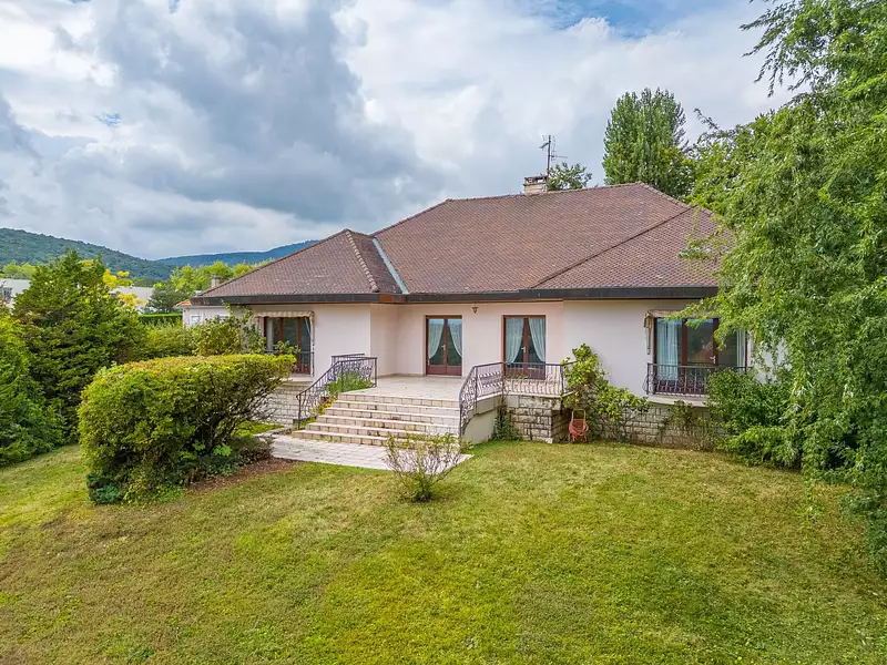 Maison, 303,84 m²