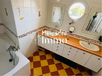 Maison, 230 m²