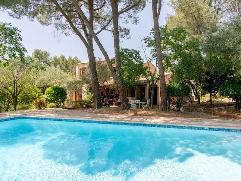 Maison, 180 m²