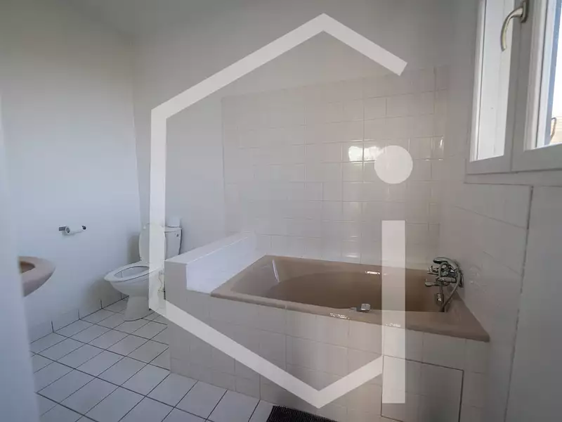 Maison, 240 m²