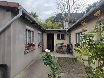 220 000 € 3 188 €/m² Maison • 69 m² • 4 pièces • 3 chambres • Ter. 250 m² Aulnay-sous-Bois (93600)