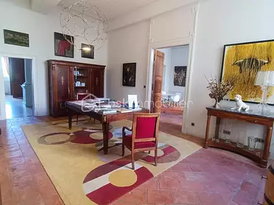 Maison, 650 m²