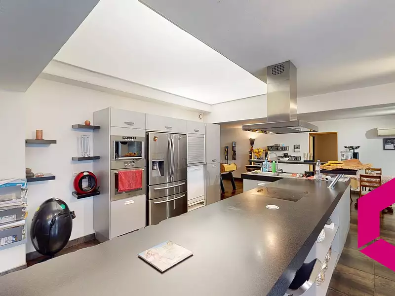 Appartement, 269,71 m²