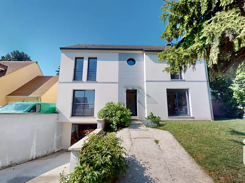 Maison, 151 m²