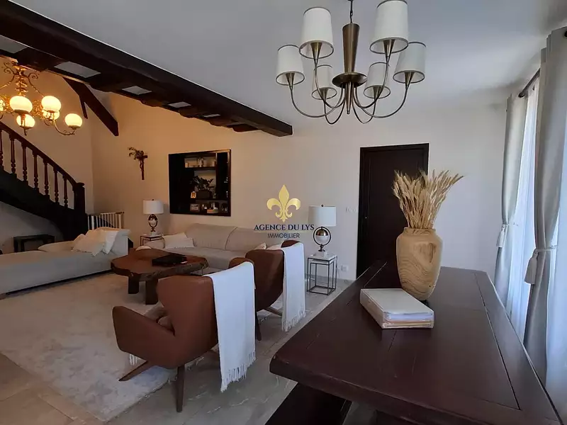 Maison, 195 m²