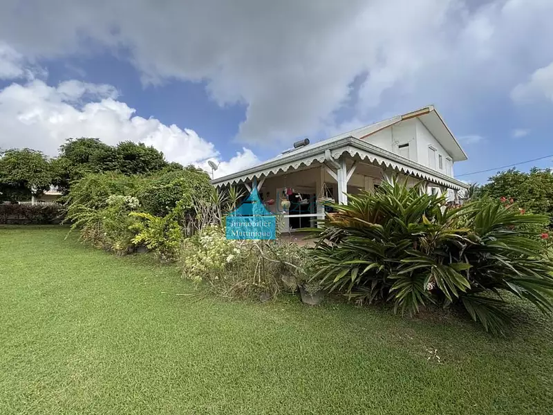 Maison, 230 m²