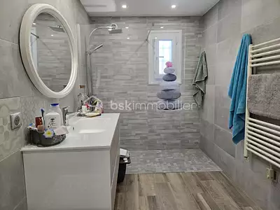 Maison, 300 m²