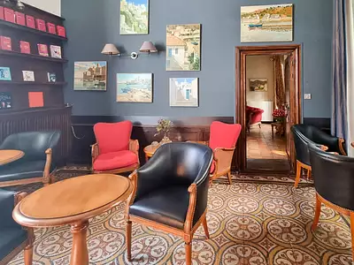 Maison, 825 m²