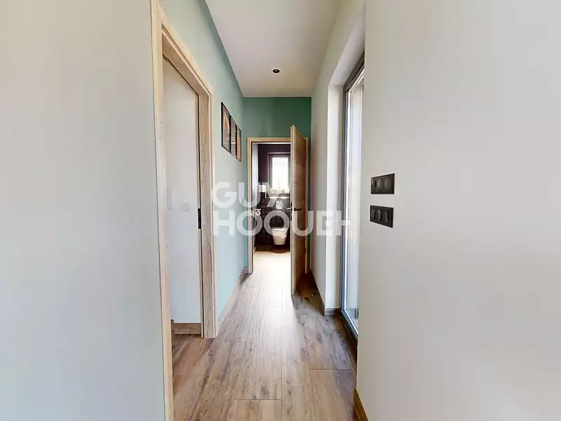 Maison, 240 m²