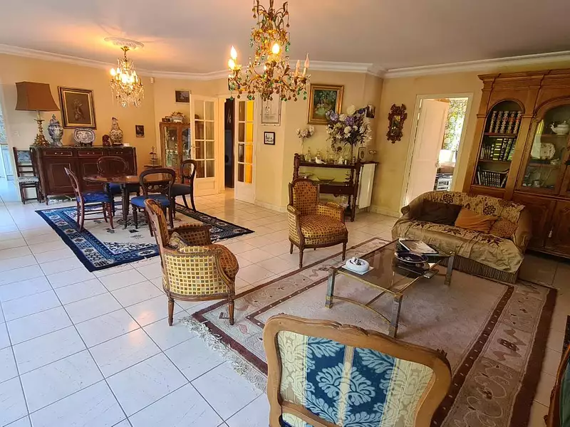 Maison, 220 m²