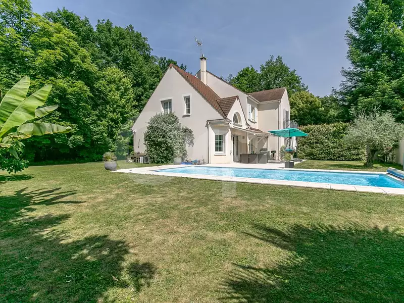 Maison, 195 m²