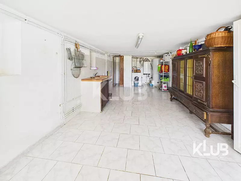 Maison, 180 m²