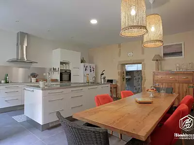 Maison, 230 m²