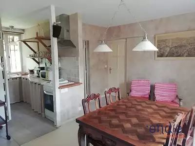 Maison, 240 m²