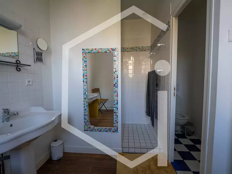 Maison, 240 m²