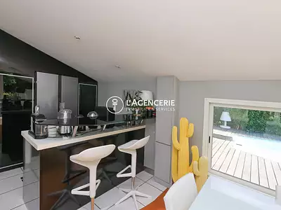Maison, 260 m²