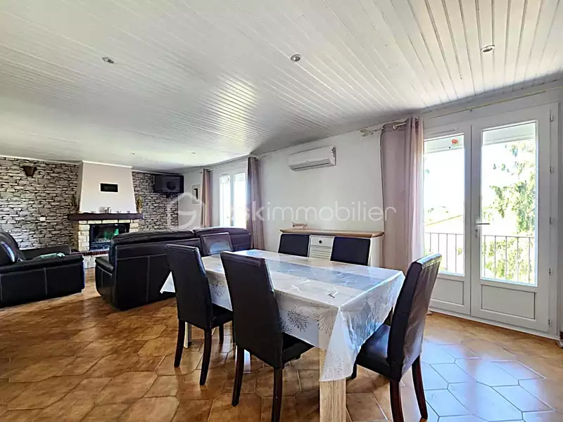 Maison, 163 m²