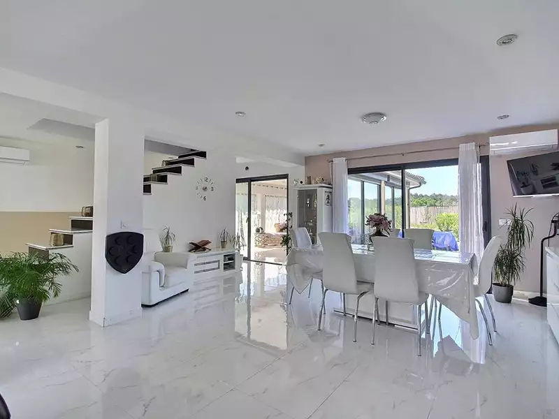 Maison, 288 m²