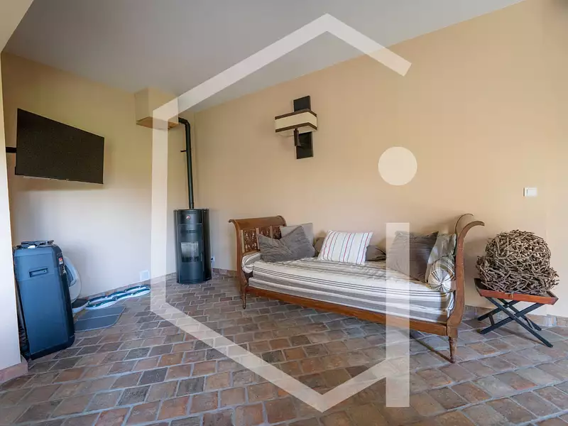 Maison, 240 m²
