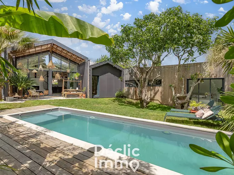 Maison, 205 m²