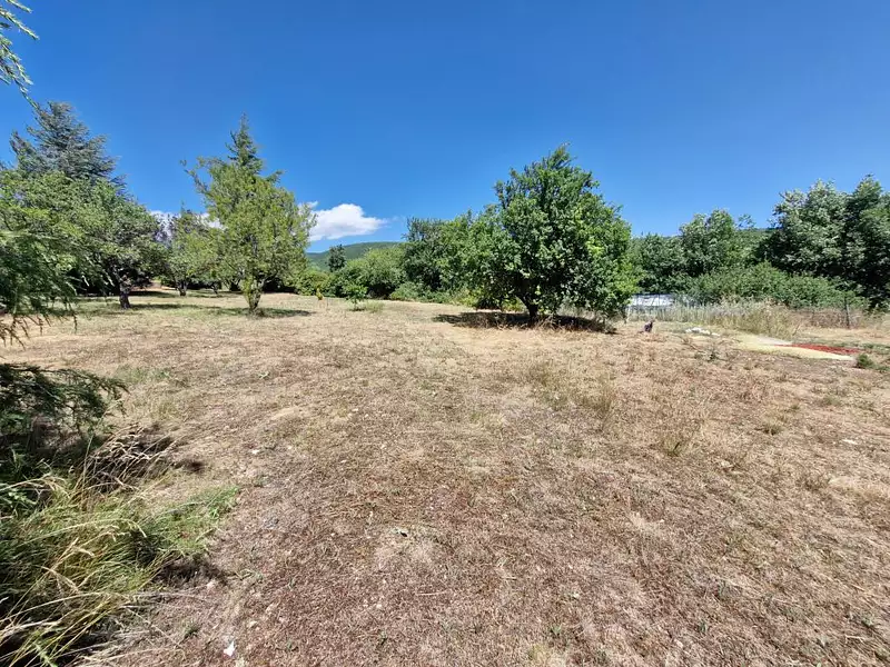 Terrain, 1 886 m²