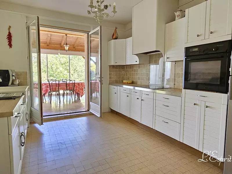 Maison, 280 m²