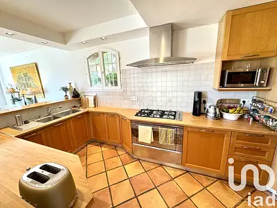 Maison, 221 m²