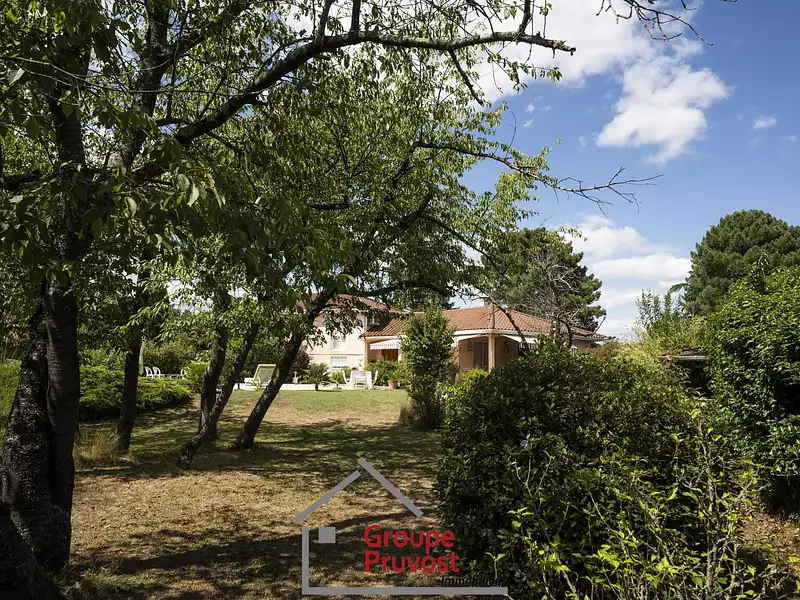 Maison, 240 m²