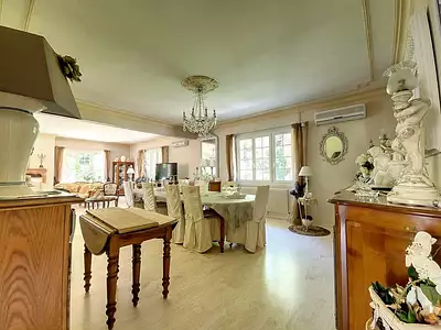 Maison, 331 m²
