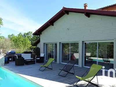 Maison, 329 m²