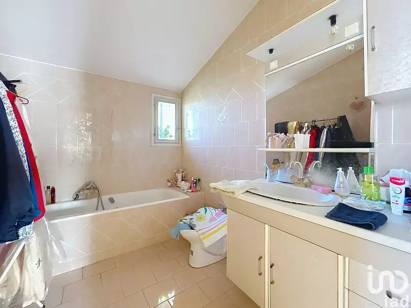 Maison, 210 m²