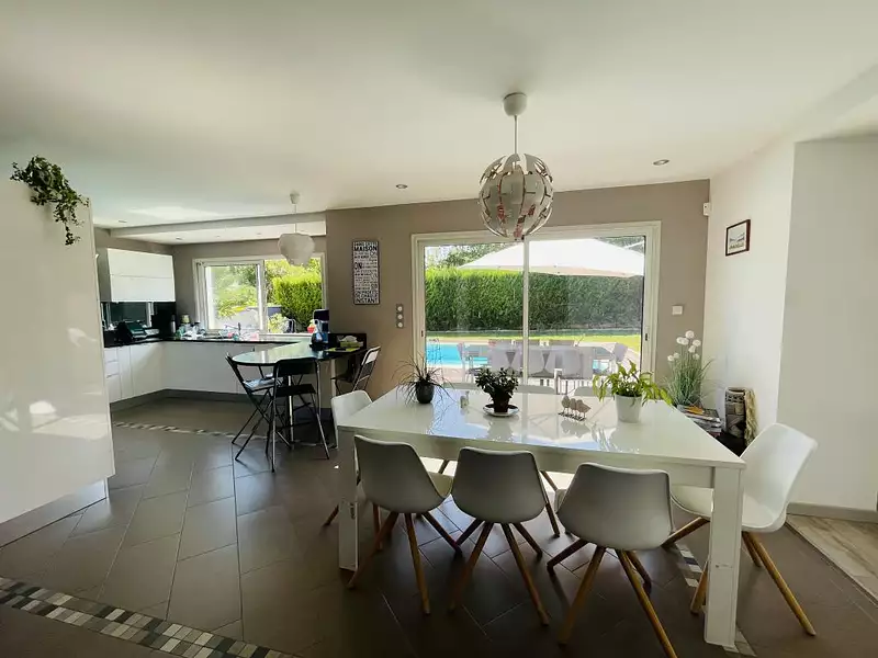Maison, 170 m²