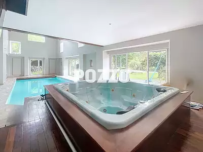 Maison, 330 m²
