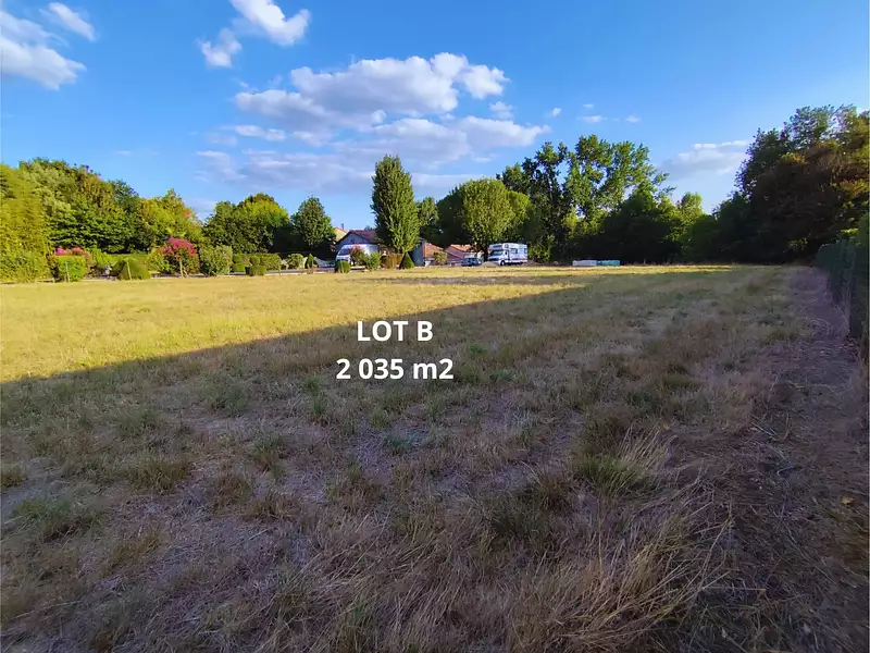Terrain, 2 035 m²