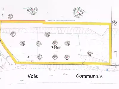 Terrain, 744 m²