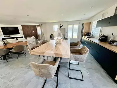 Maison, 220 m²