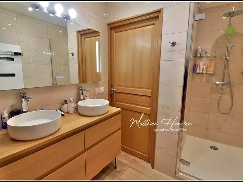 Maison, 185 m²