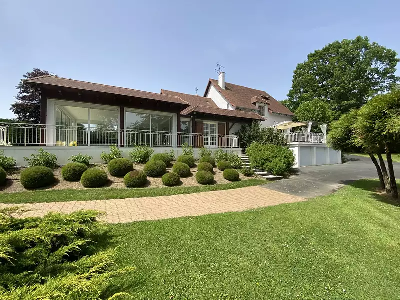 Maison, 307 m²
