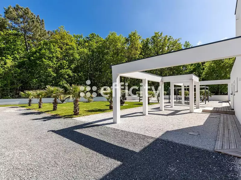 Maison, 340 m²