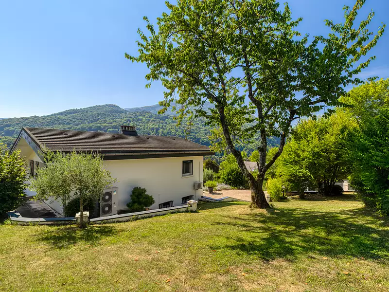 Maison, 243 m²