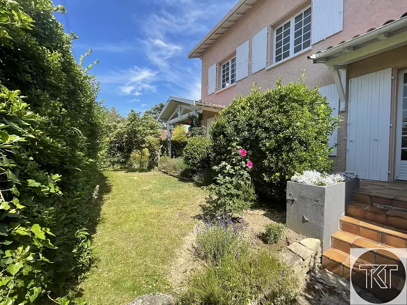 Maison, 246 m²