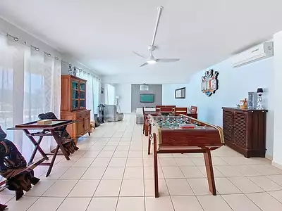 Maison, 196 m²