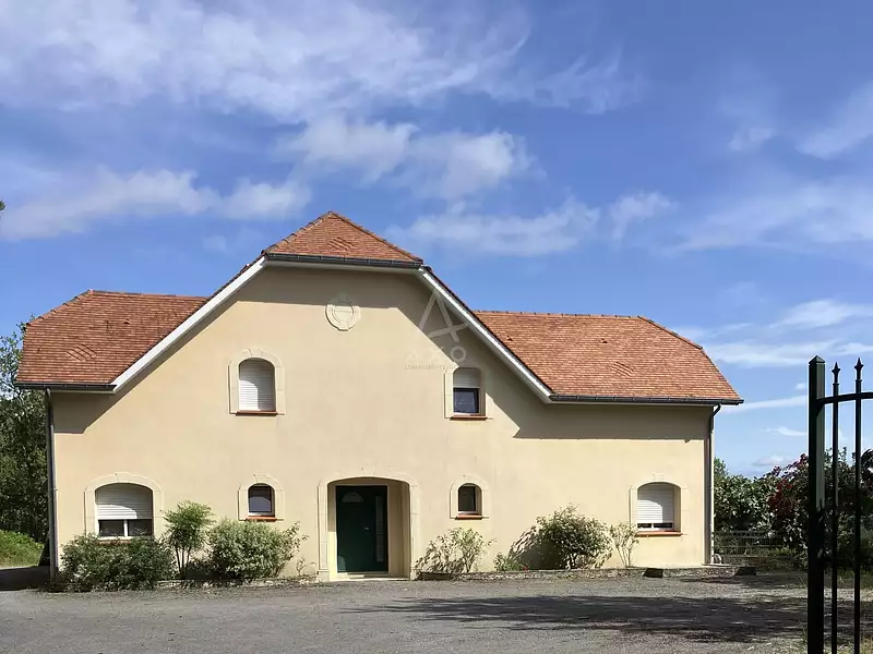Maison, 240 m²